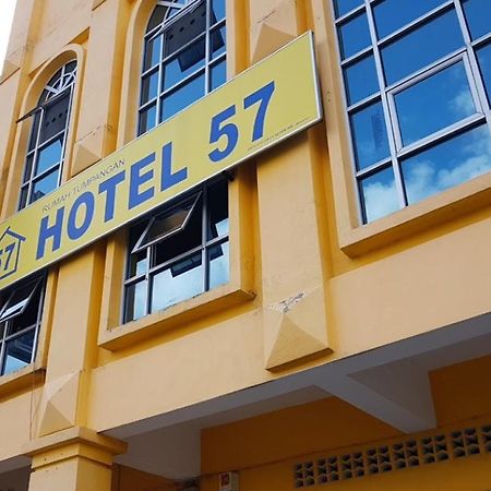 Fifty Seven Inn Batu Pahat Bagian luar foto